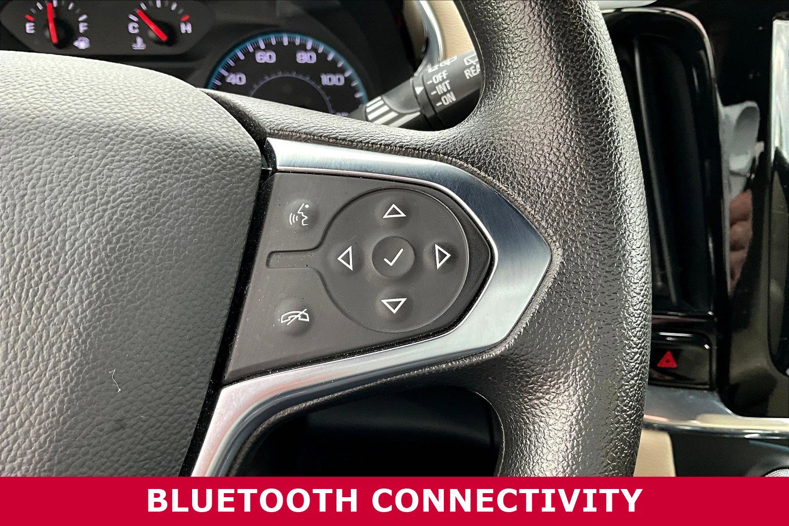 Used 2023 Chevrolet Traverse LS image 13