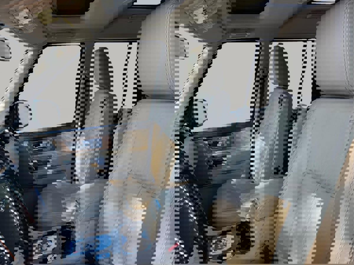 Used 2016 Land Rover LR4 HSE LUX image 23