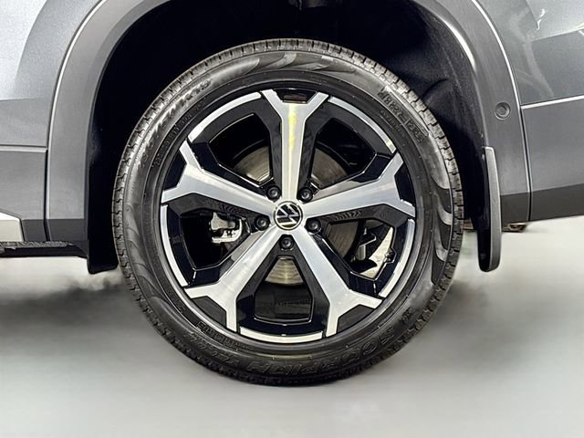 New 2026 Volkswagen Tiguan SE image 32