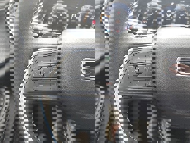 New 2025 Jeep Grand Cherokee Altitude image 12