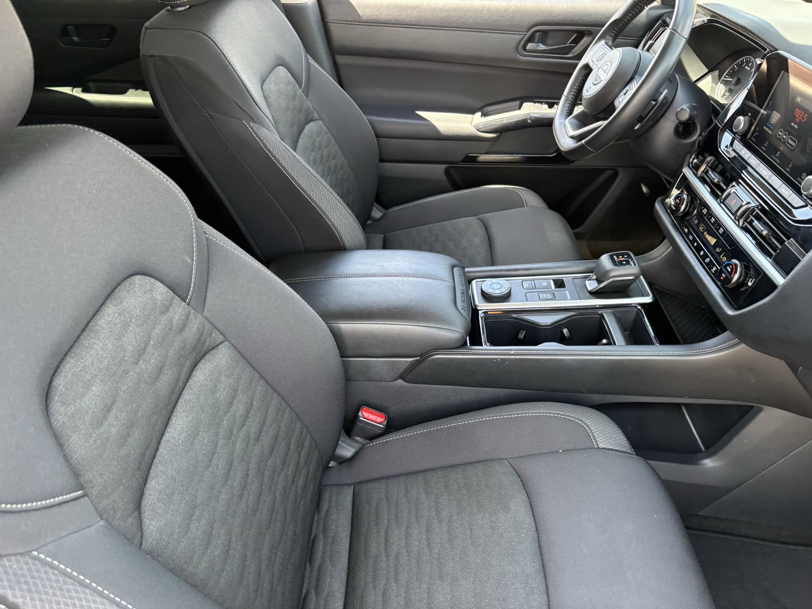 Used 2025 Nissan Pathfinder SV AWD/4WD image 13
