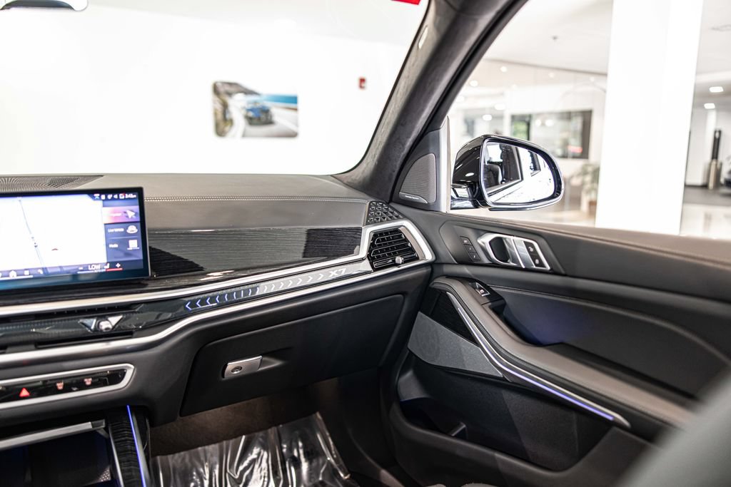 Used 2026 BMW X7 xDrive40i w/ M Sport Package AWD/4WD image 40