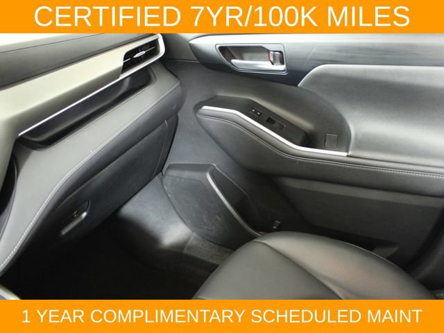 Used 2023 Toyota Highlander XLE AWD/4WD image 14