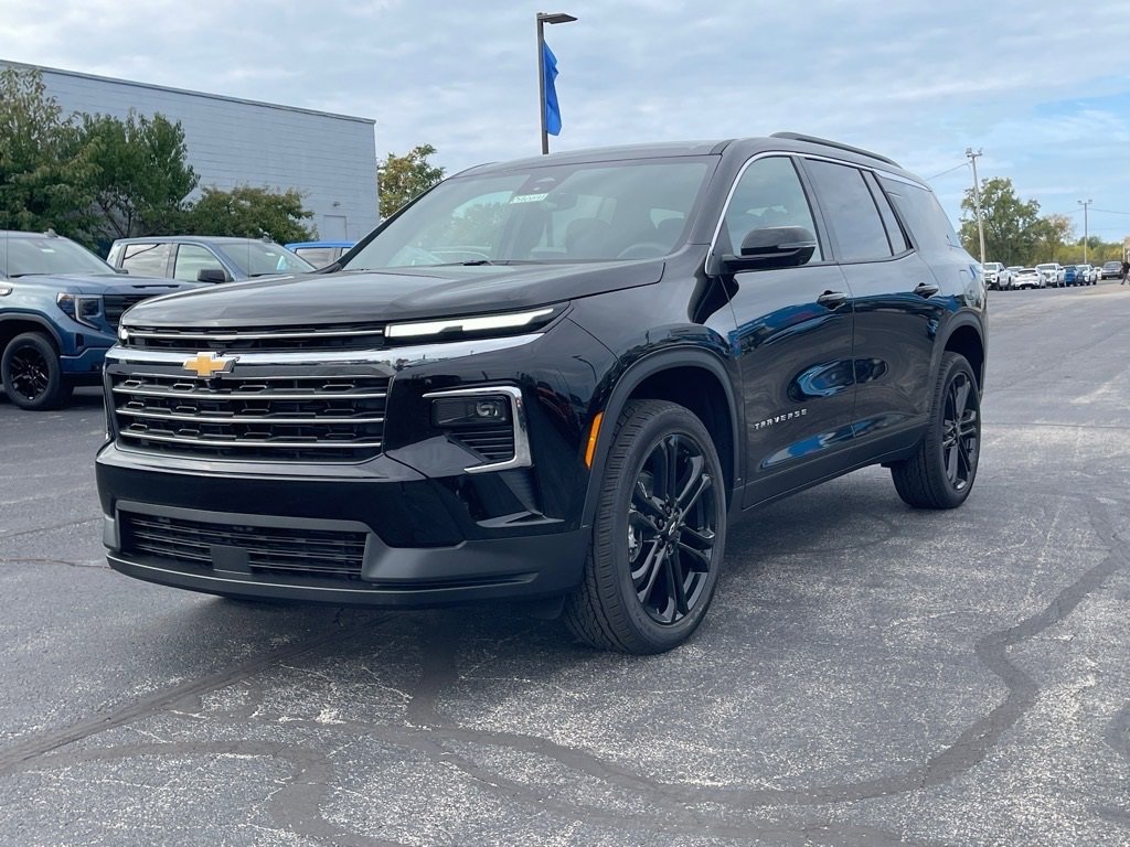 New 2026 Chevrolet Traverse LT w/ Driver Confidence Package image 2