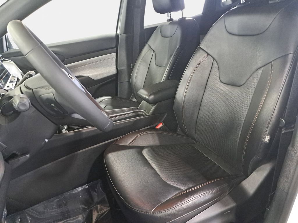 Certified 2023 Jeep Compass Latitude AWD/4WD image 15