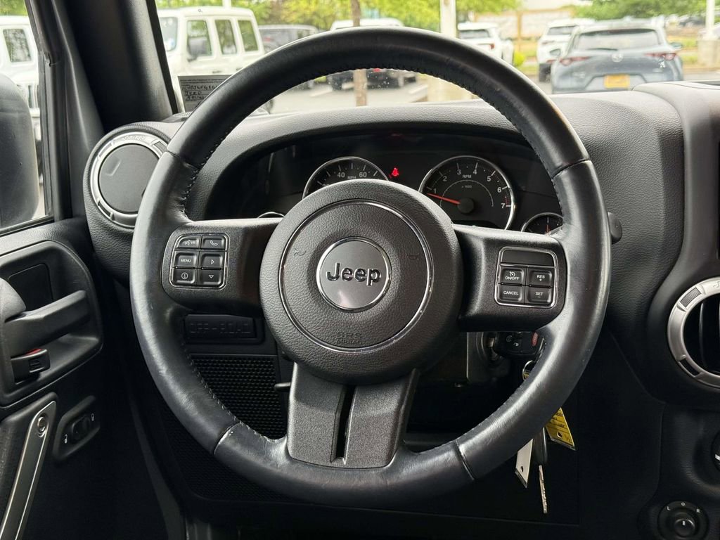 Certified 2016 Jeep Wrangler Unlimited Rubicon w/ Connectivity Group AWD/4WD image 20