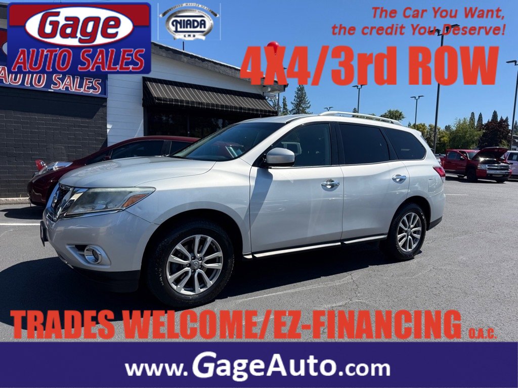 Used 2016 Nissan Pathfinder SV image 1
