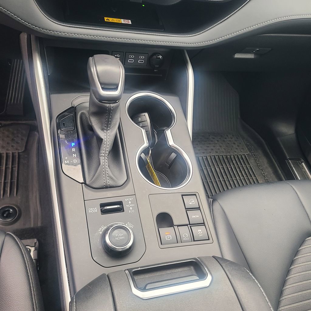 Used 2024 Toyota Highlander XSE image 13