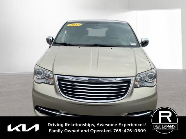 Used 2012 Chrysler Town & Country Limited w/ Luxury Group image 2