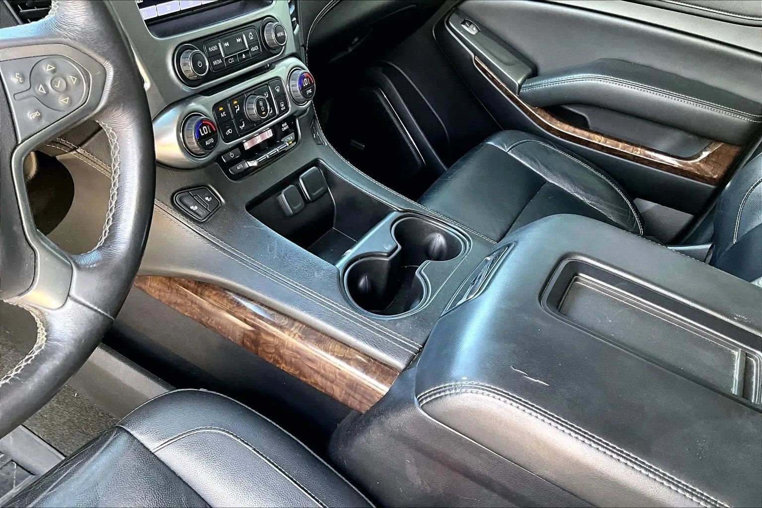 Used 2018 Chevrolet Tahoe LT w/ Z71 Midnight Edition AWD/4WD image 18