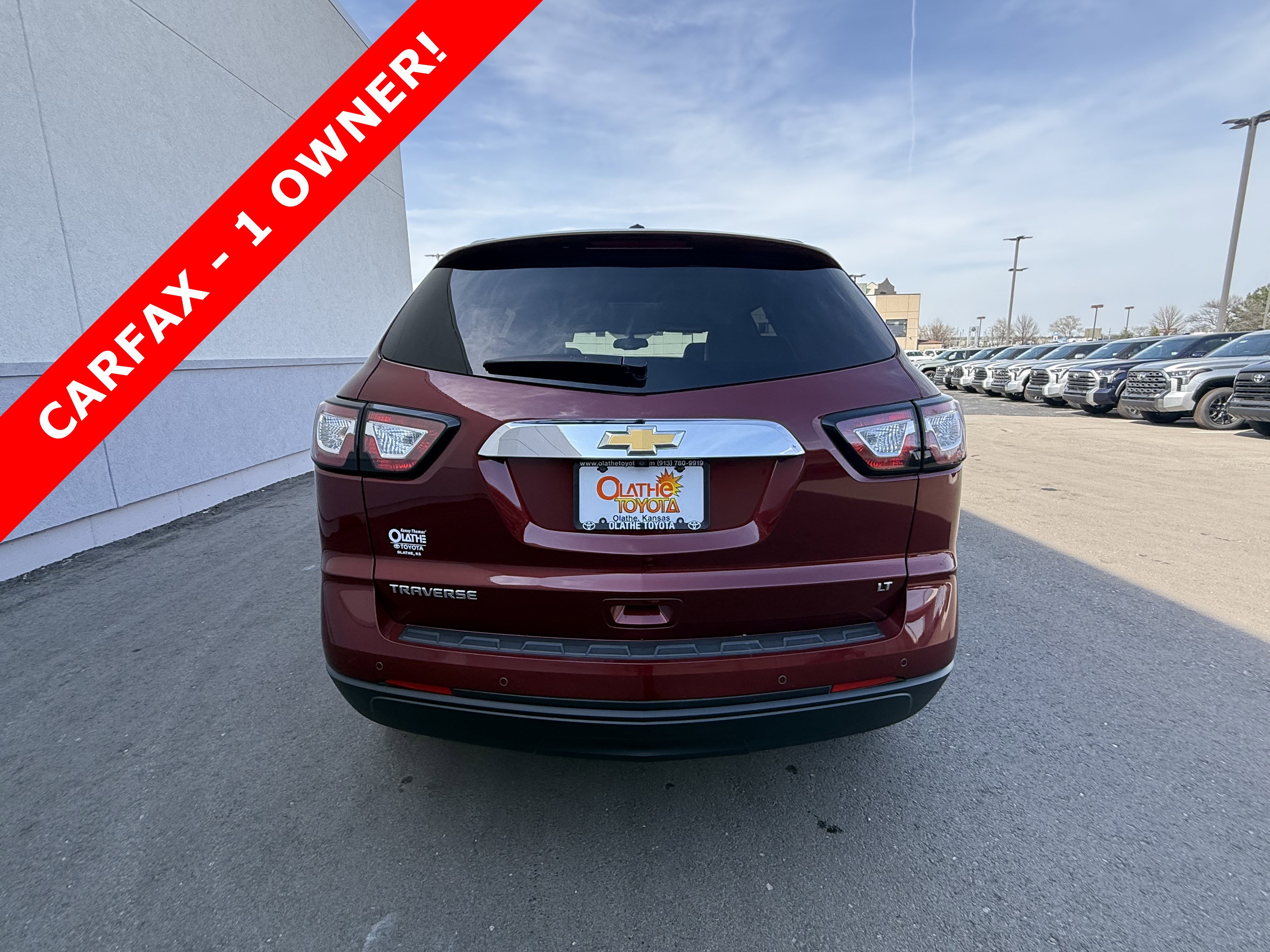 Used 2017 Chevrolet Traverse LT image 4