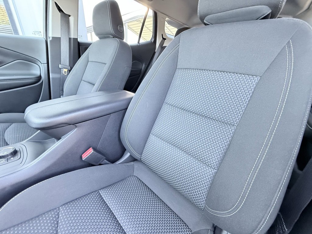 Used 2024 GMC Terrain SLE image 25