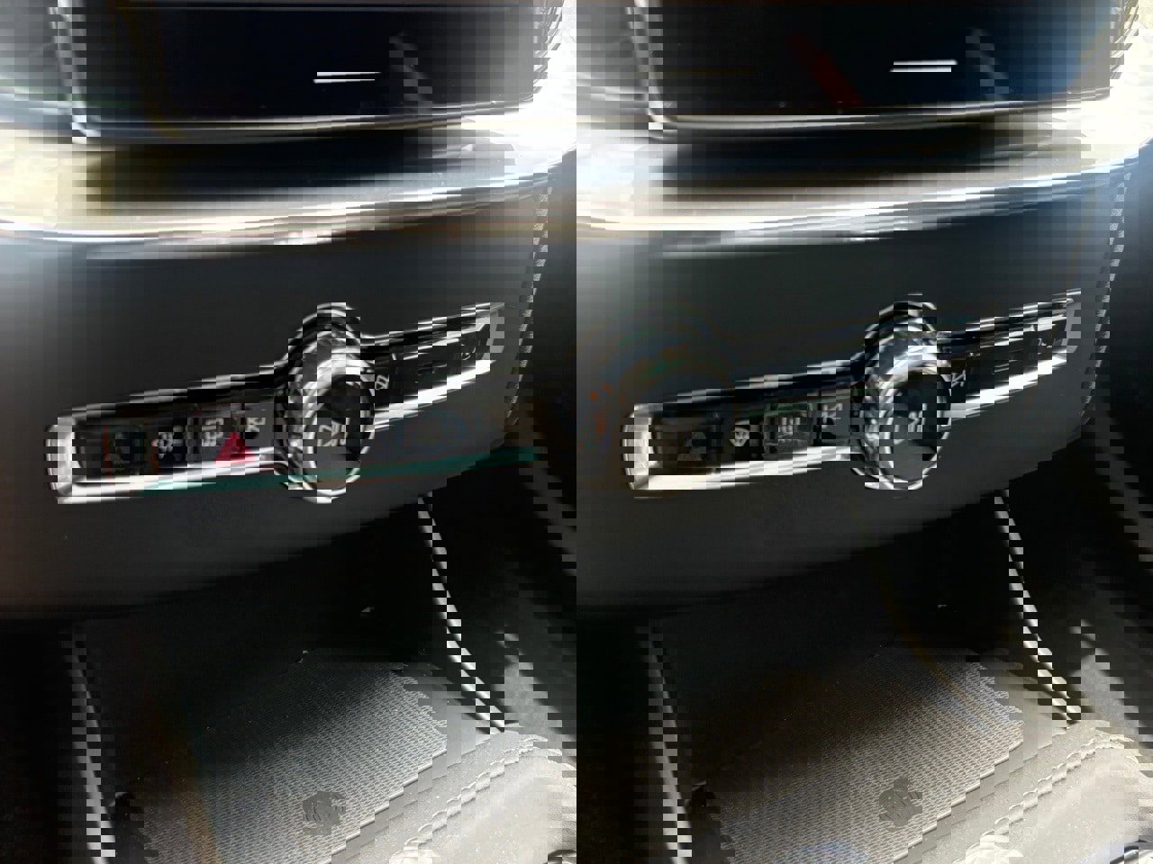 New 2026 Volvo XC90 B6 Ultra w/ Lounge Package image 15