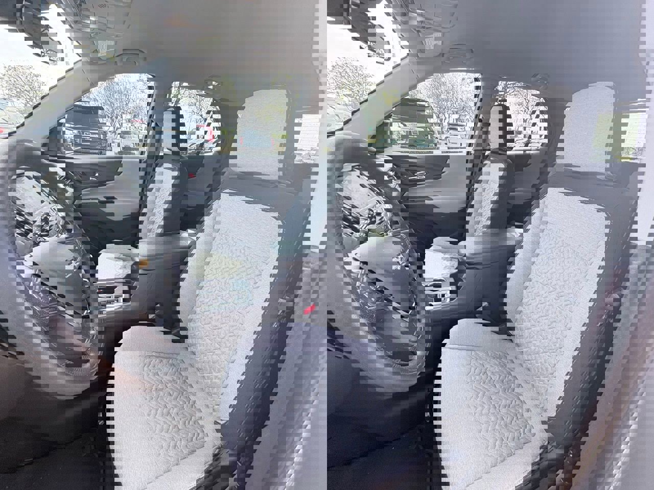 Used 2023 Chevrolet Equinox LS w/ Driver Confidence II Package image 6