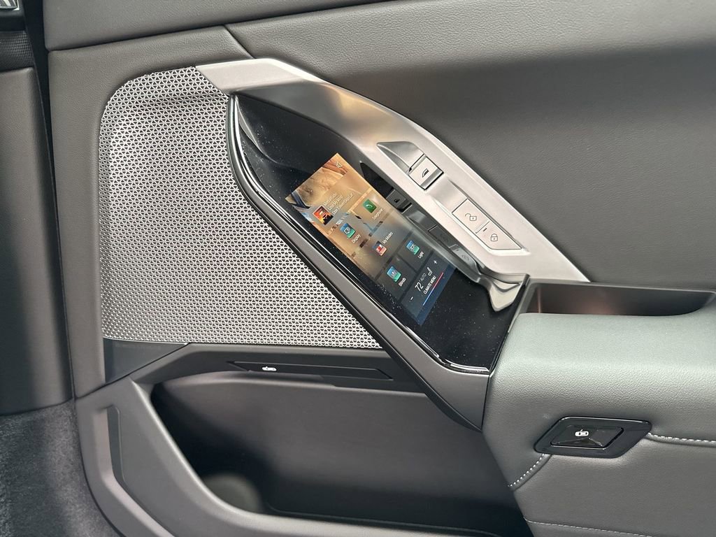 Certified 2025 BMW 740i xDrive image 30