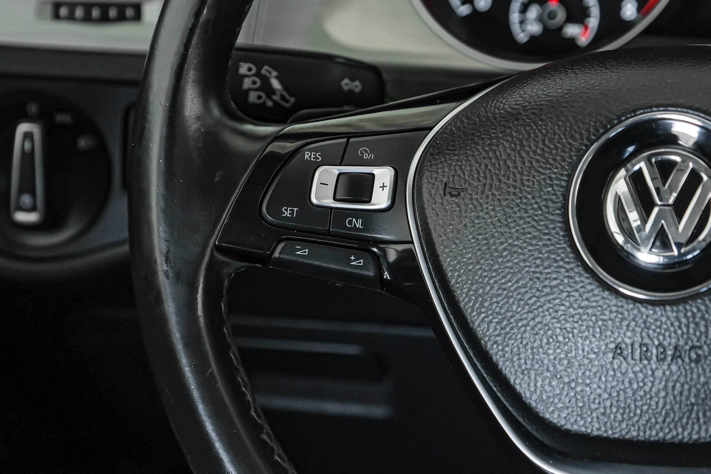Used 2015 Volkswagen Golf SE image 14