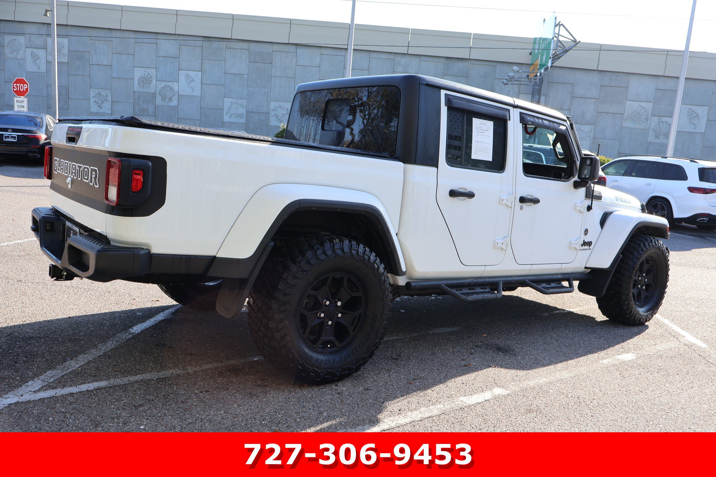 Used 2021 Jeep Gladiator Willys image 8