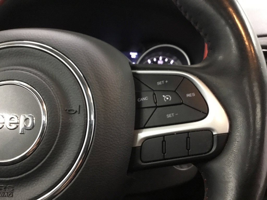 Used 2019 Jeep Compass Trailhawk w/ Leather Interior Group AWD/4WD image 38