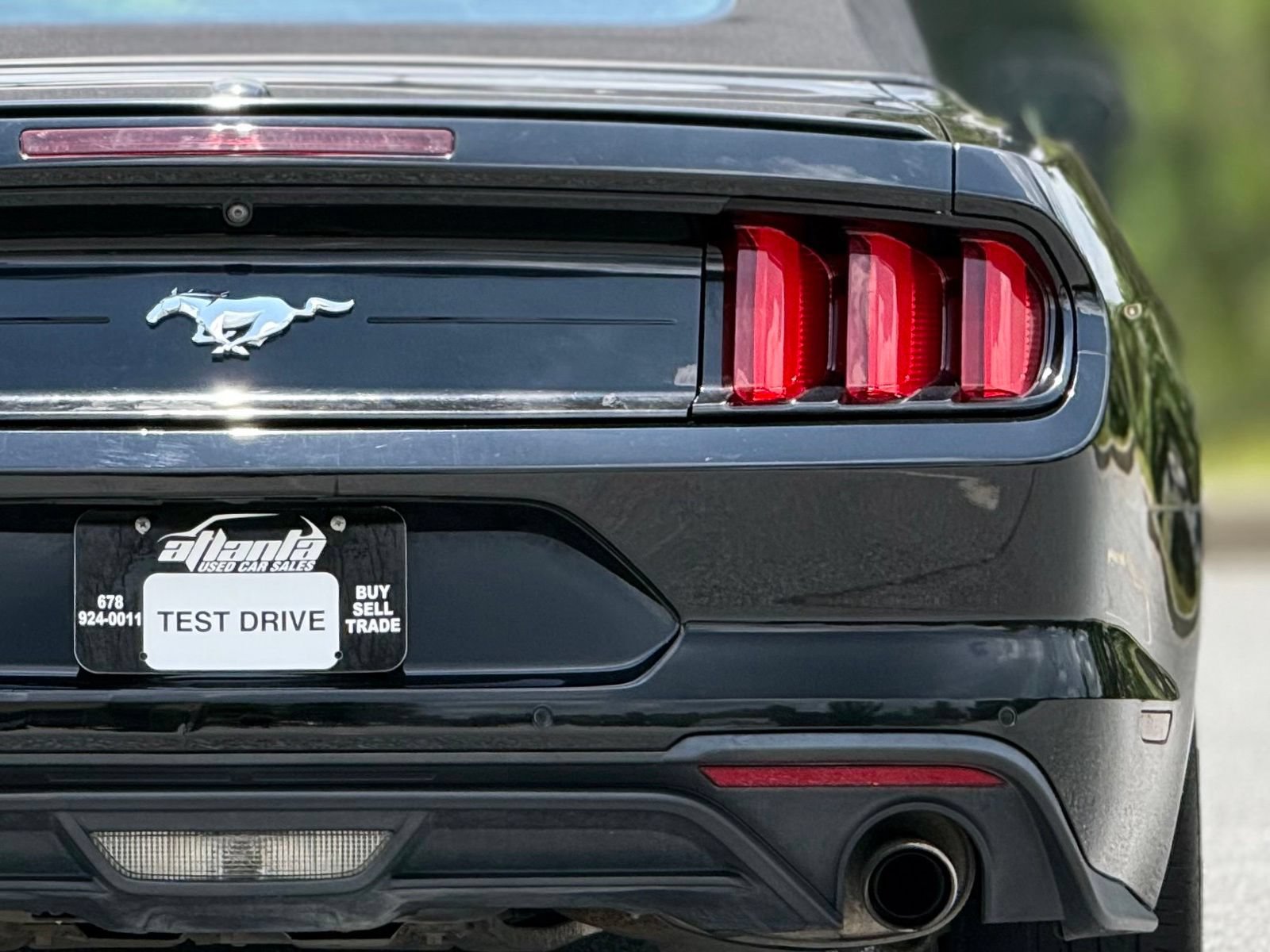 Used 2019 Ford Mustang Premium RWD image 17