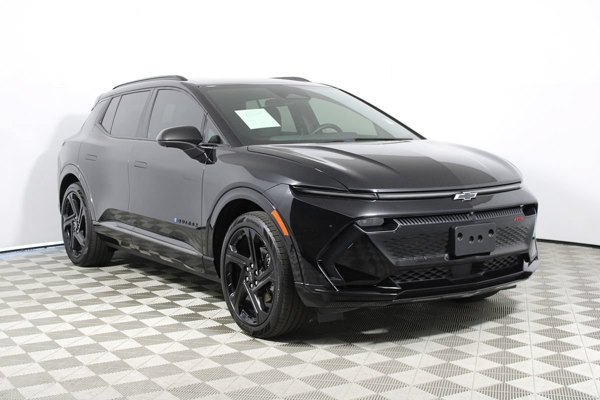 Used 2024 Chevrolet Equinox EV RS w/ LPO, Trailering Package FWD image 30