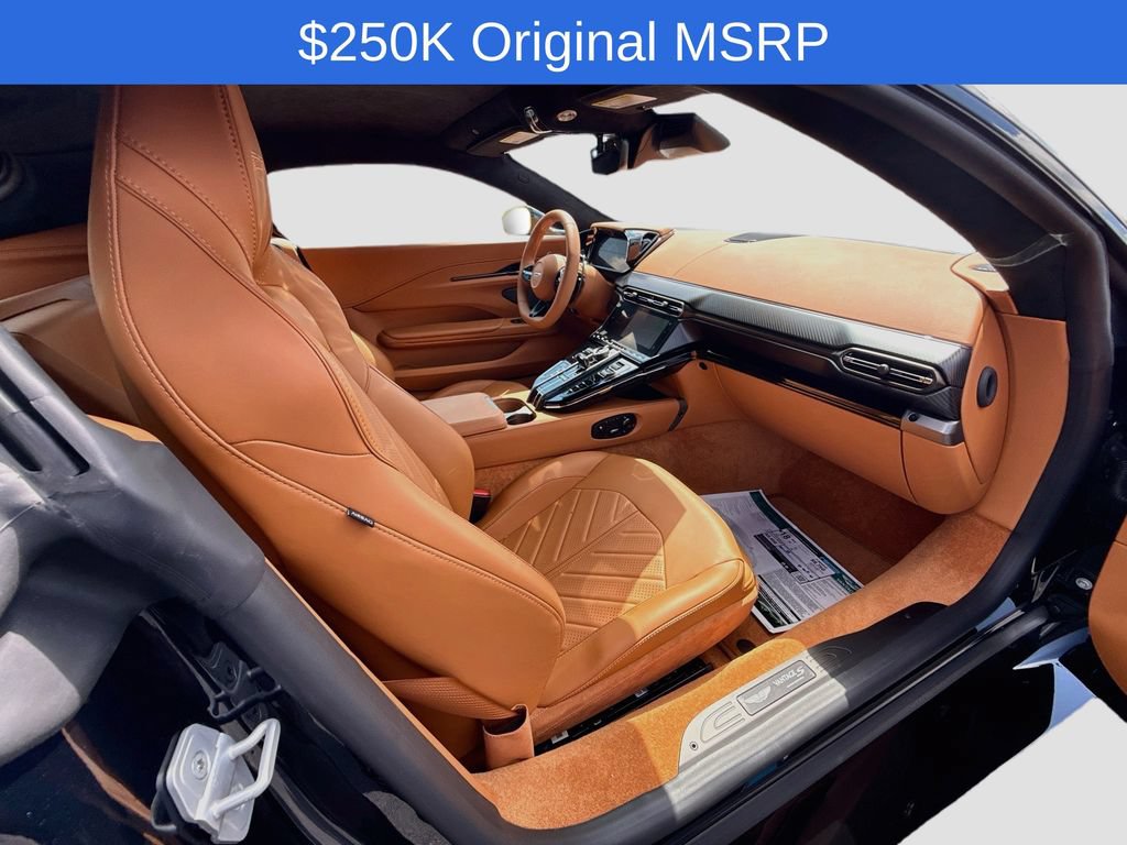 Used 2026 Aston Martin V8 Vantage S RWD image 23