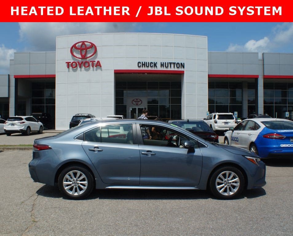 Used 2025 Toyota Corolla XLE FWD image 1