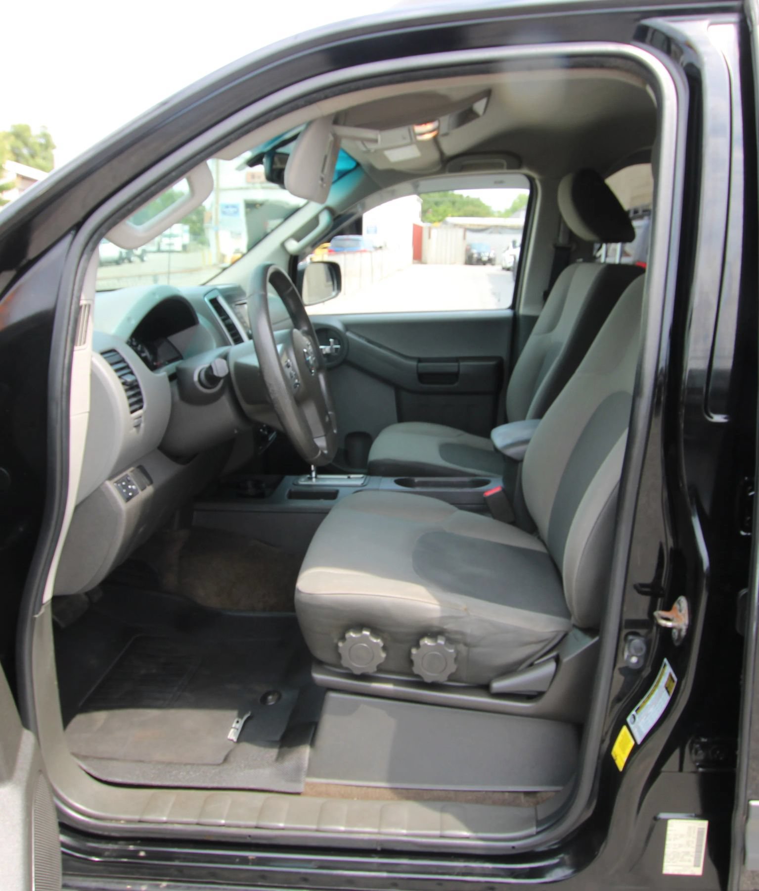 Used 2015 Nissan Xterra S w/ Value Package AWD/4WD image 9