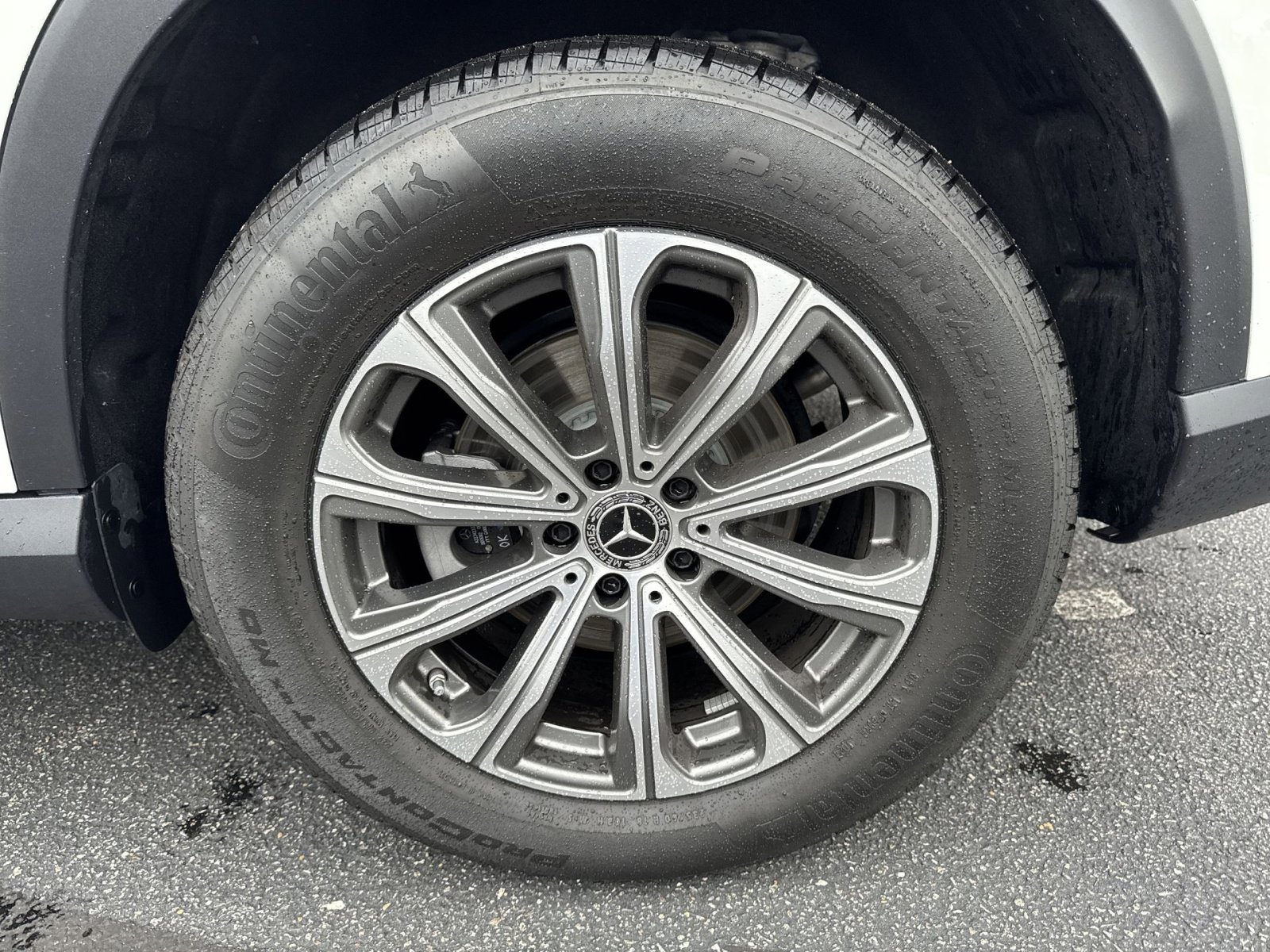 Used 2024 Mercedes-Benz GLC 300 4MATIC image 25