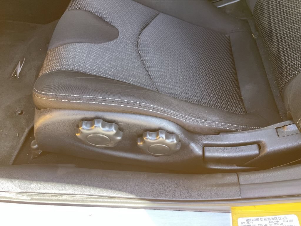 Used 2018 Nissan 370Z Roadster RWD image 16