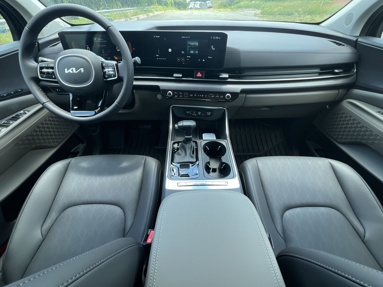 New 2026 Kia Carnival EX FWD image 40