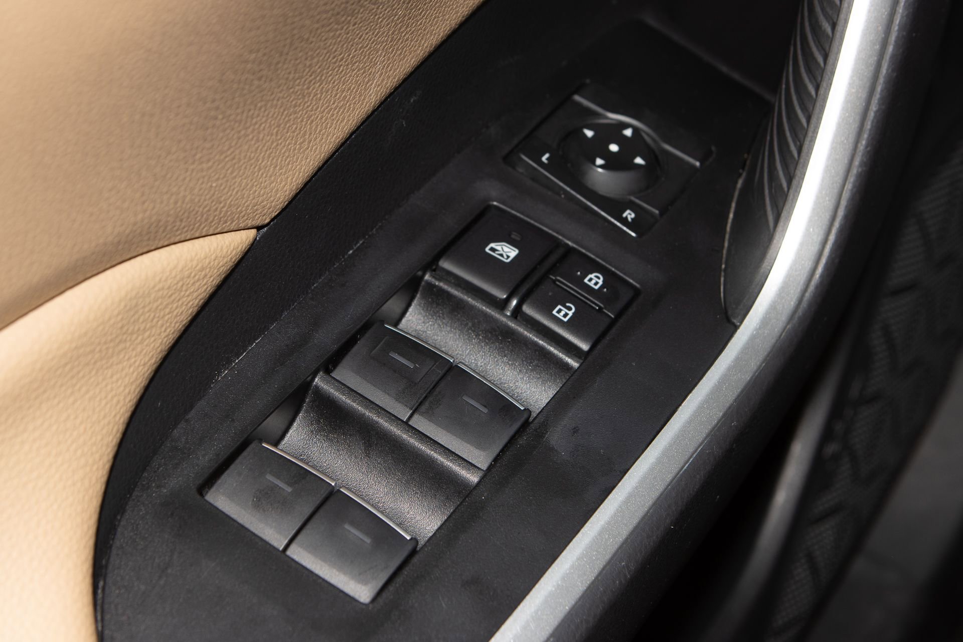 Used 2024 Toyota RAV4 XLE image 27