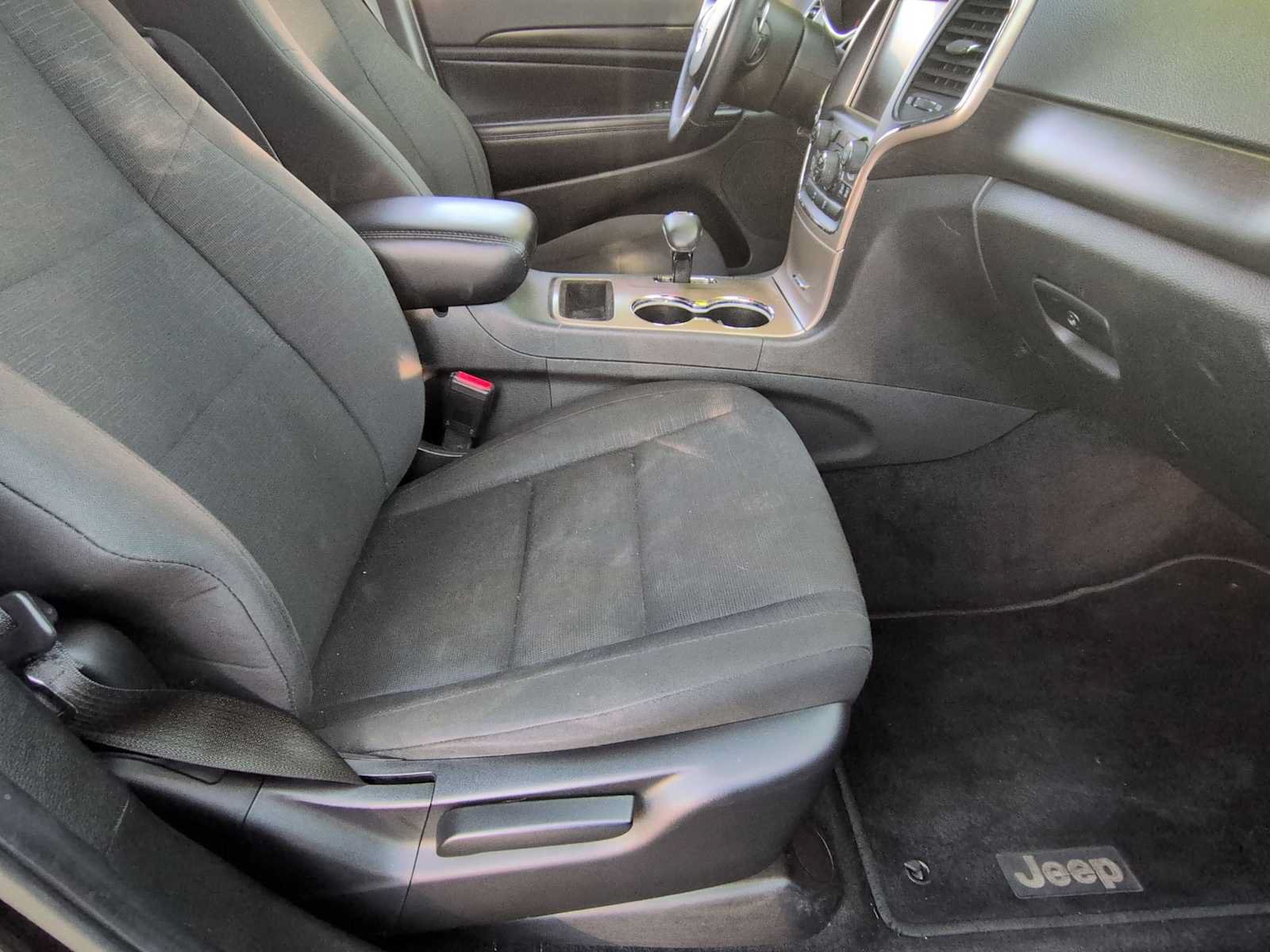 Used 2014 Jeep Grand Cherokee Laredo w/ 18" Wheel & 8.4" Radio Group RWD image 22