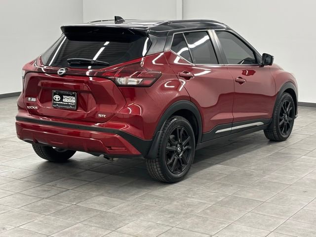 Used 2022 Nissan Kicks SR image 2