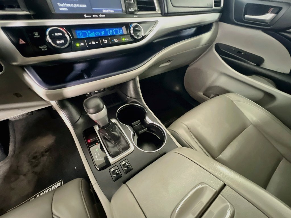 Used 2018 Toyota Highlander XLE FWD image 22