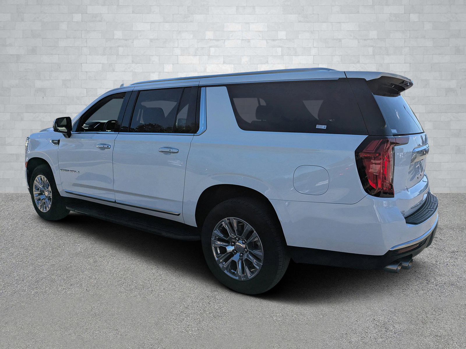 Used 2024 GMC Yukon XL Denali image 7