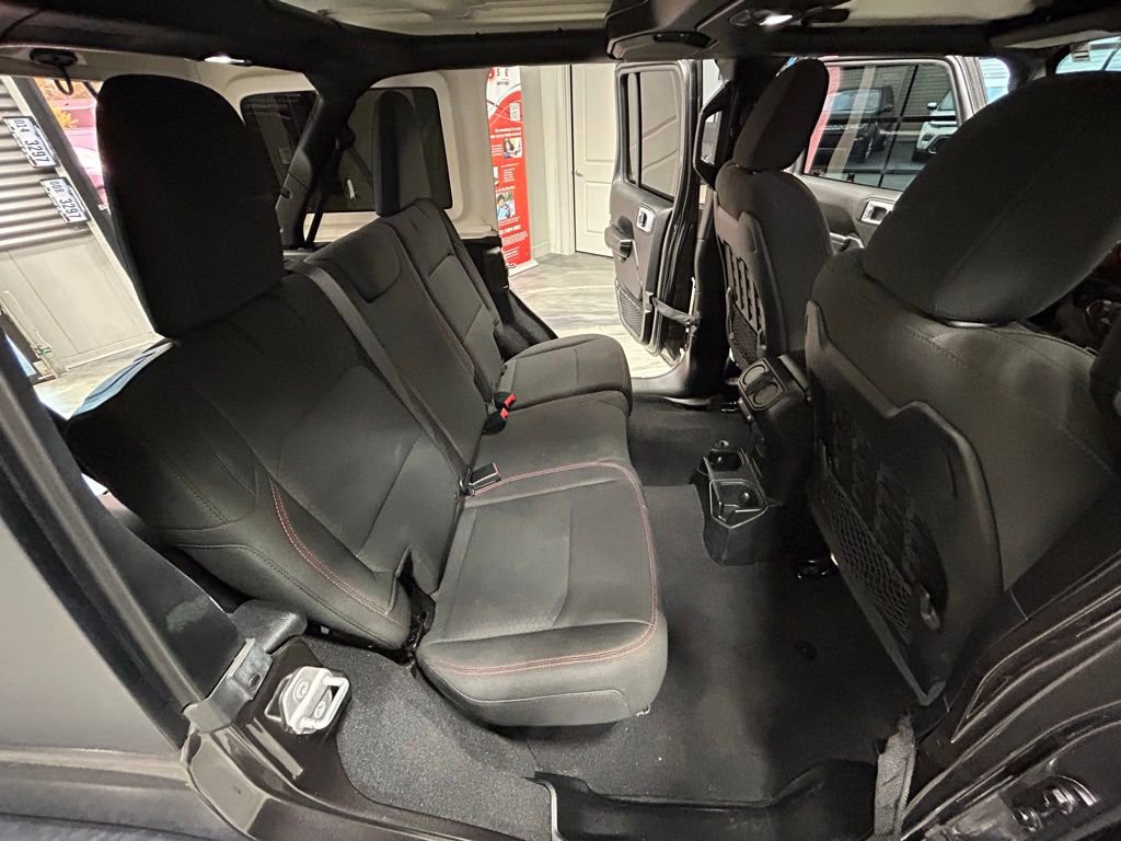 Used 2018 Jeep Wrangler Unlimited Rubicon image 44