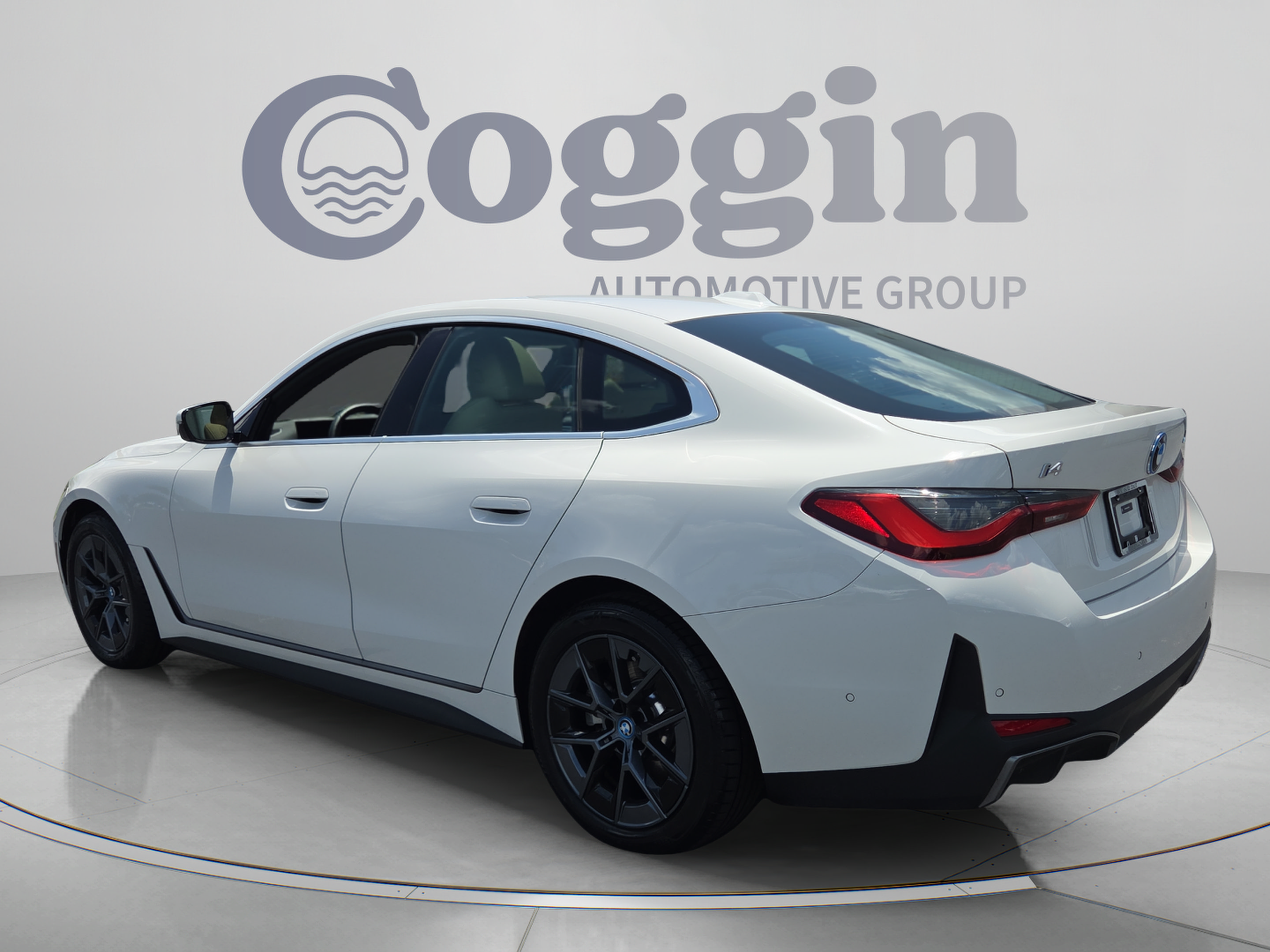 Used 2024 BMW i4 eDrive35 w/ Premium Package RWD image 3