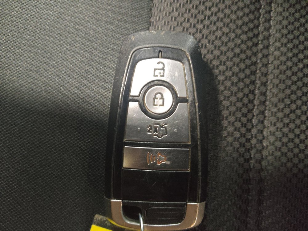 Used 2020 Ford Fusion SE FWD image 32