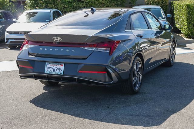 Certified 2025 Hyundai Elantra SEL FWD image 7