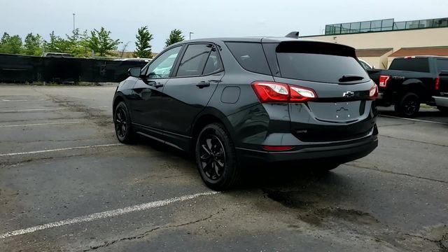 Used 2021 Chevrolet Equinox LS w/ LPO, Blackout Package AWD/4WD image 4