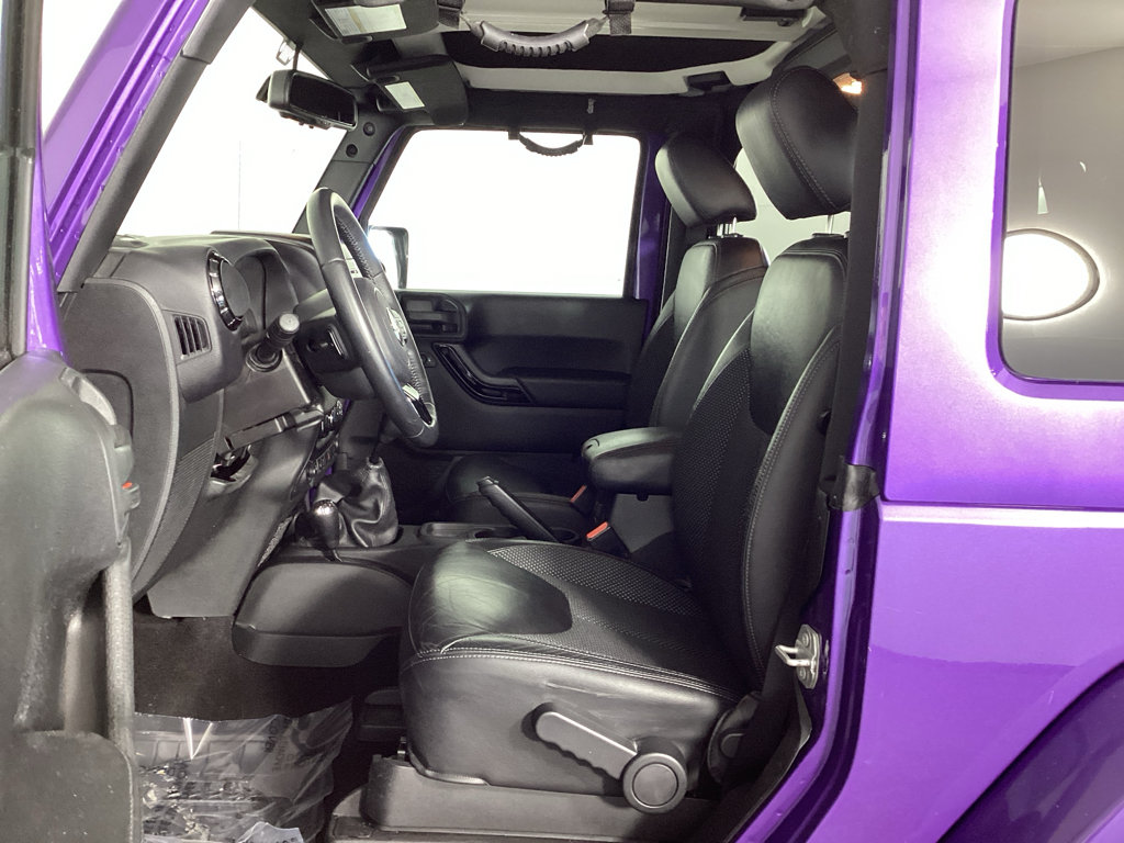 Used 2016 Jeep Wrangler Sahara AWD/4WD image 12