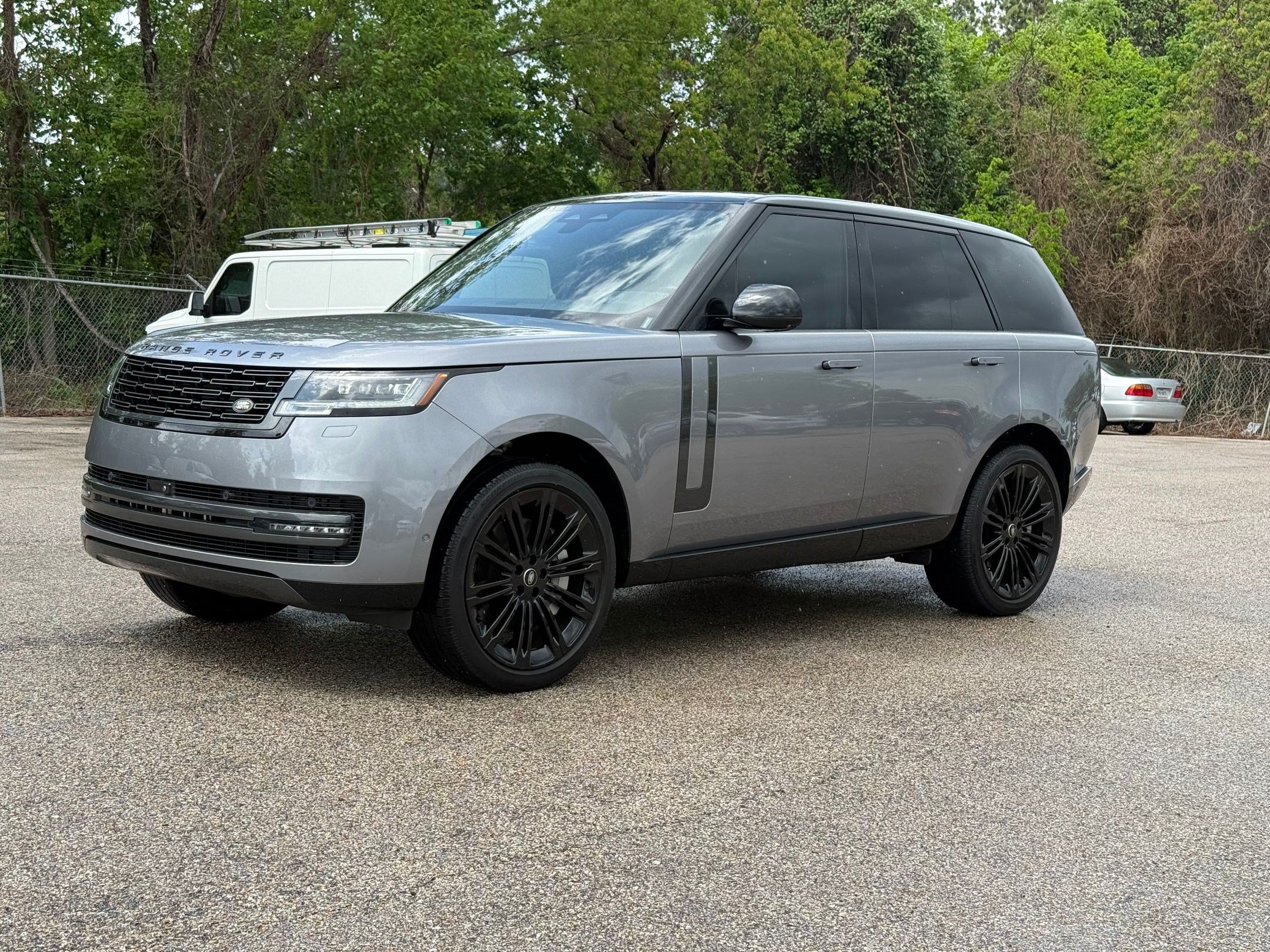 Used 2025 Land Rover Range Rover SE