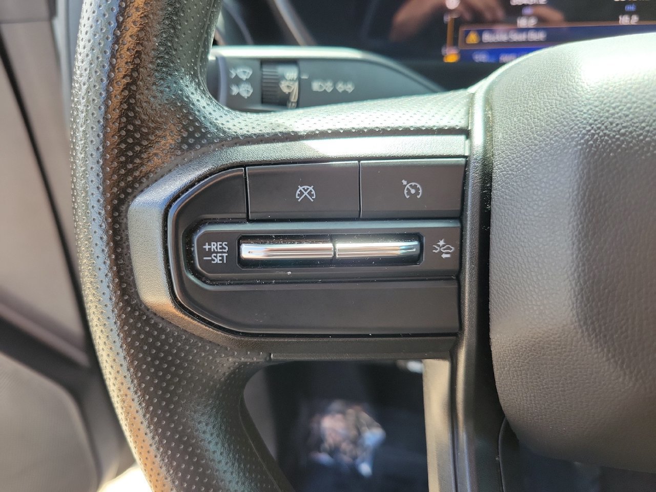 Used 2023 Chevrolet Colorado Trail Boss w/ Technology Package AWD/4WD image 18