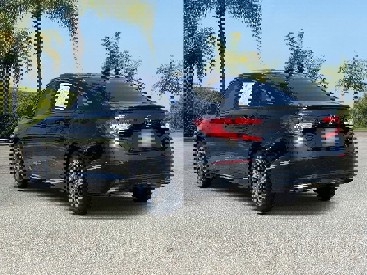 Used 2018 Honda Accord EX image 3