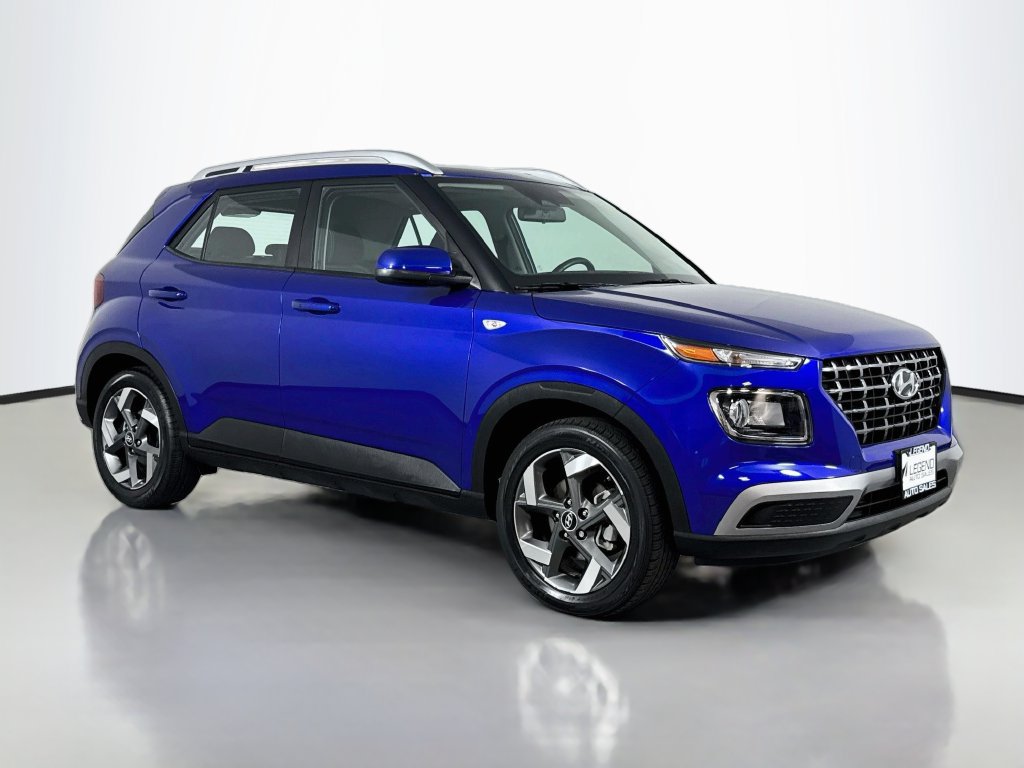 Used 2024 Hyundai Venue SEL FWD image 4