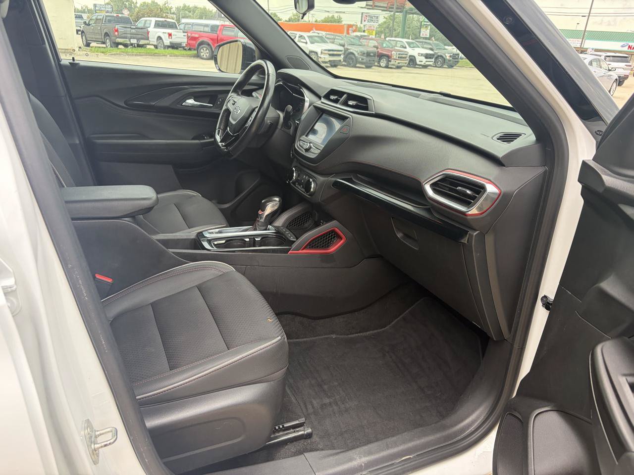 Used 2022 Chevrolet TrailBlazer RS FWD image 9