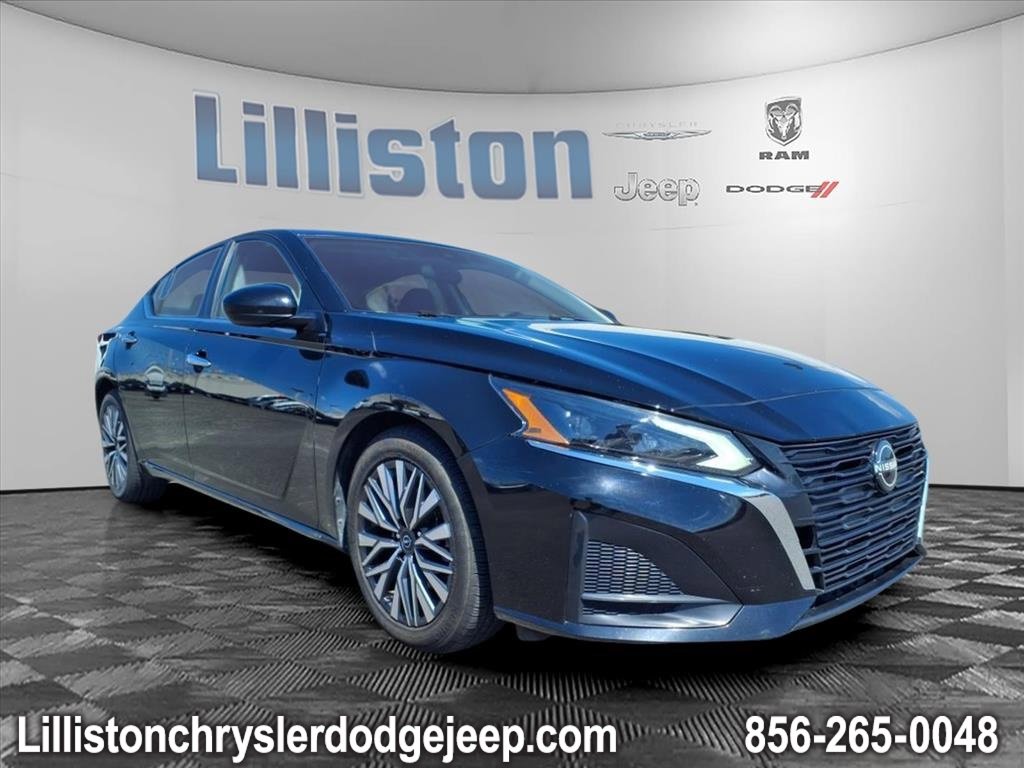 Used 2023 Nissan Altima 2.5 SV
