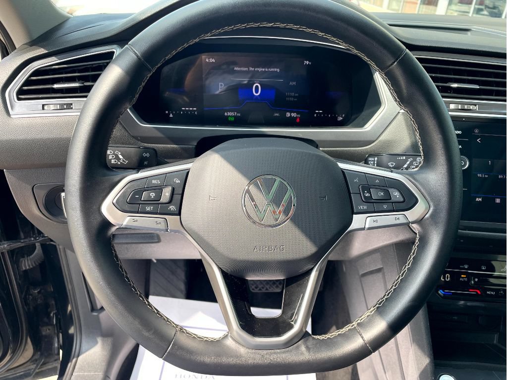 Used 2024 Volkswagen Tiguan SE w/ Panoramic Sunroof Package FWD image 13