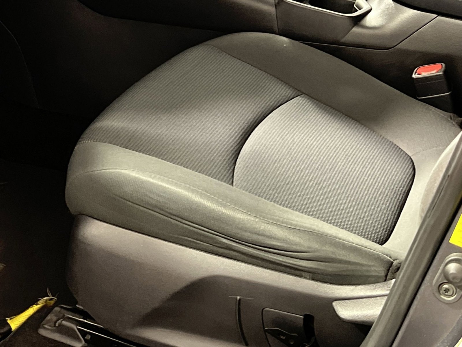 Used 2020 Toyota RAV4 LE w/ Carpet Mat Package image 14