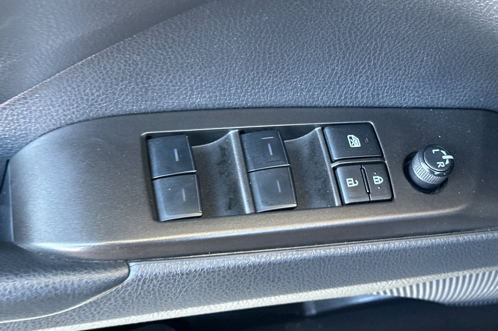 Used 2023 Toyota Camry LE image 13